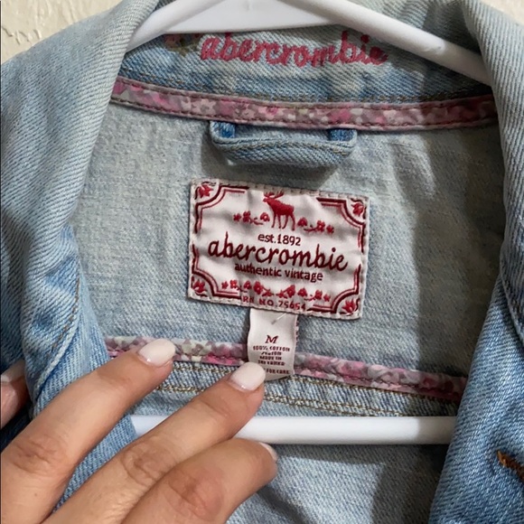 Jean jacket - Picture 2 of 4